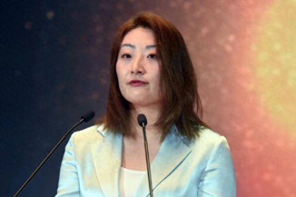 本财配资 宗馥莉陷资产纠纷被起诉，三名原告自称是同父异母弟妹