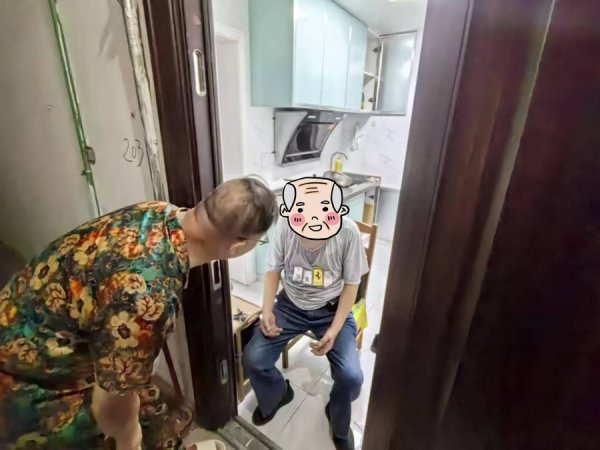 七星配资 79岁独居老人因高温身体严重不适但拒绝就医……